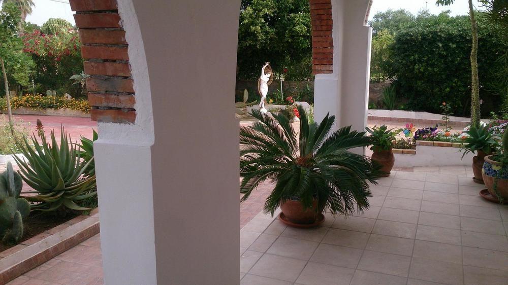 อิล มีรโต้อีลาโรซ่า Bed & Breakfast อาเรเนลลา ภายนอก รูปภาพ