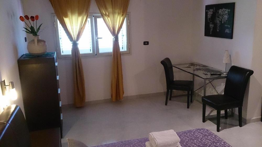 อิล มีรโต้อีลาโรซ่า Bed & Breakfast อาเรเนลลา ภายนอก รูปภาพ