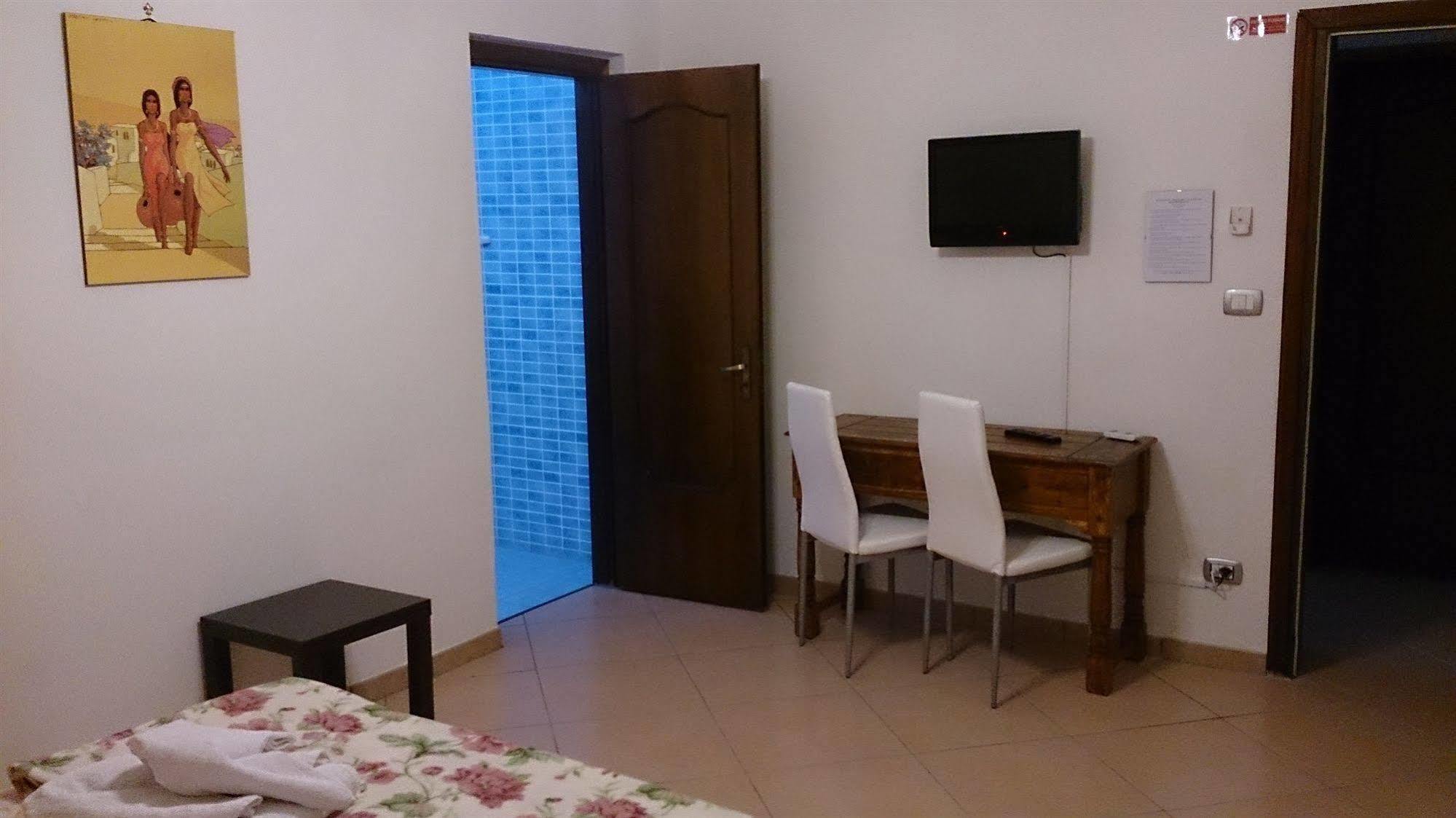 อิล มีรโต้อีลาโรซ่า Bed & Breakfast อาเรเนลลา ภายนอก รูปภาพ